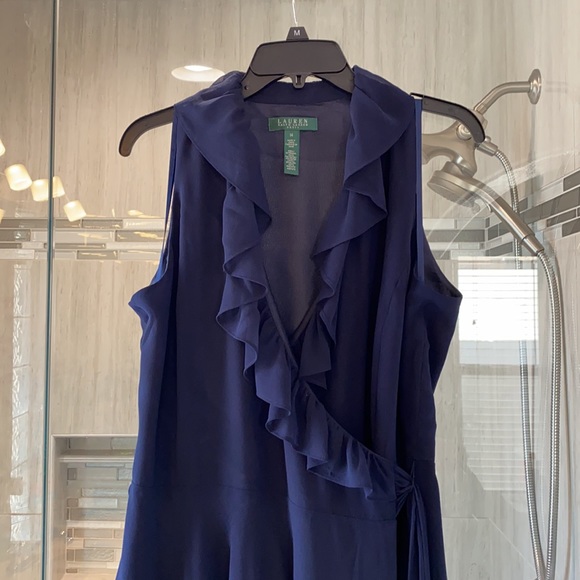 Ruffle Wrap Dress 👗 - Picture 3 of 12